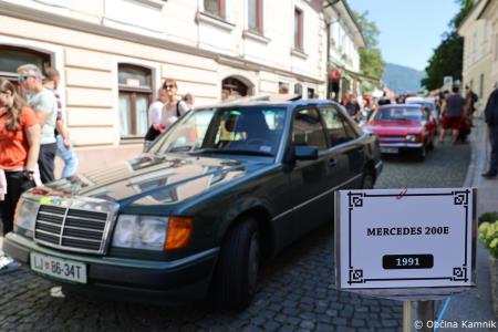 Mednarodna revija starodobnikov v Kamnik privabila ljubitelje klasičnih vozil (30)